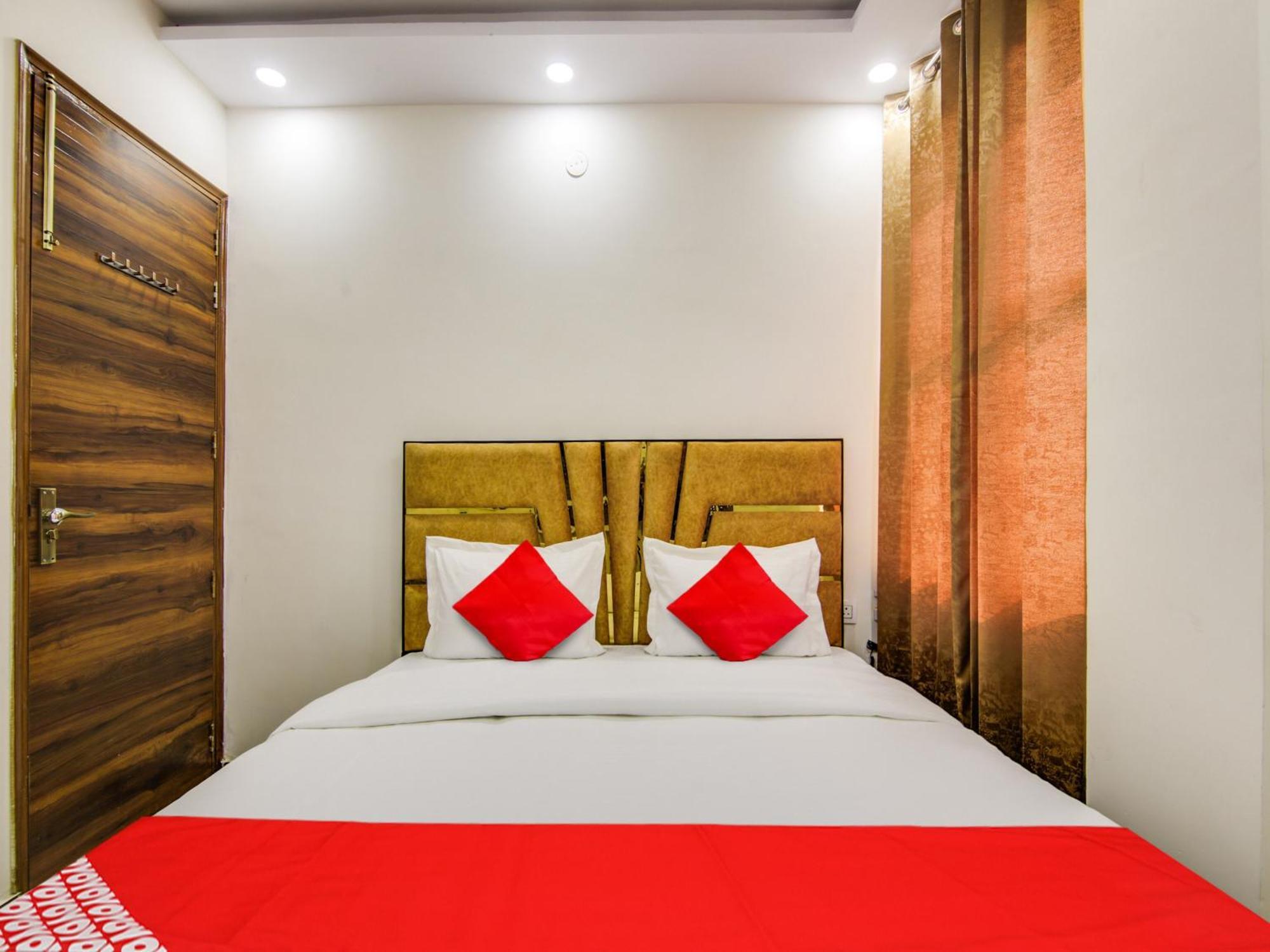 Hotel O Ar Residency Делхи Екстериор снимка